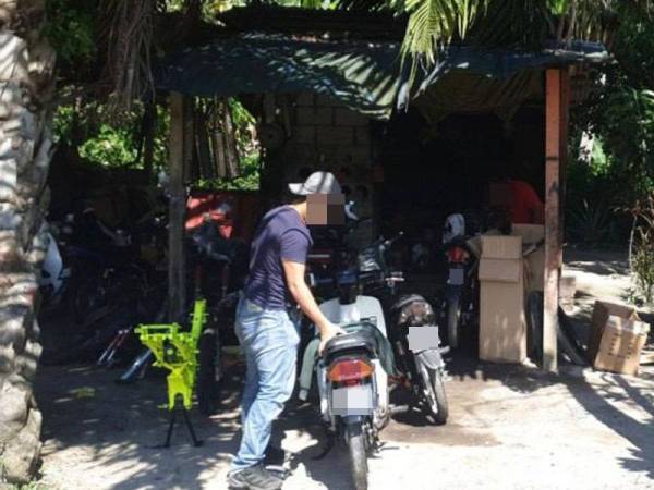 Polis menahan tiga lelaki di Kampung Perepat, Klang semalam bagi membantu siasatan kes curi motosikal. 