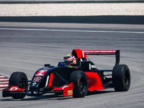 Mior teruja apabila pertama kali dapat menguji jentera Formula Renault.