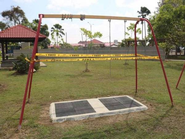 Antara kerosakan alatan permainan di Dataran Banting akibat perbuatan vandalisme oleh individu tidak bertanggungjawab.