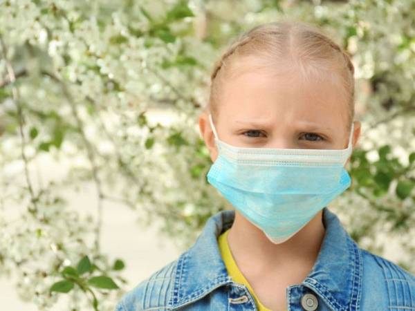 Harga siling pelitup muka kanak-kanak didakwa lebih mahal daripada pelitup muka dewasa sehingga membebankan ibu bapa terutama daripada golongan B40. - Foto hiasan 123RF