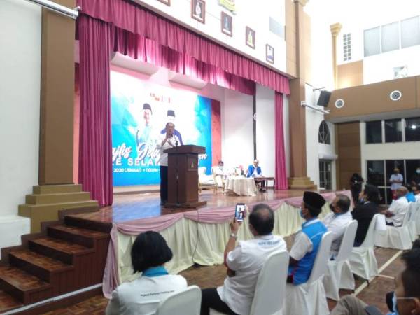 Anwar berucap sewaktu Jelajah Presiden PKR ke Selangor di Kediaman Menteri Besar, malam ini. 
