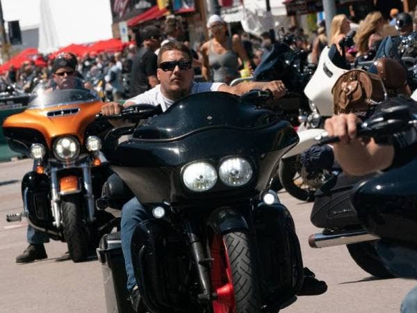Sebahagian besar orang ramai yang menghadiri Perhimpunan Motosikal Sturgis 2020 kali ke-80 di Sturgis, Amerika Syarikat pada Sabtu lalu. - Foto AFP