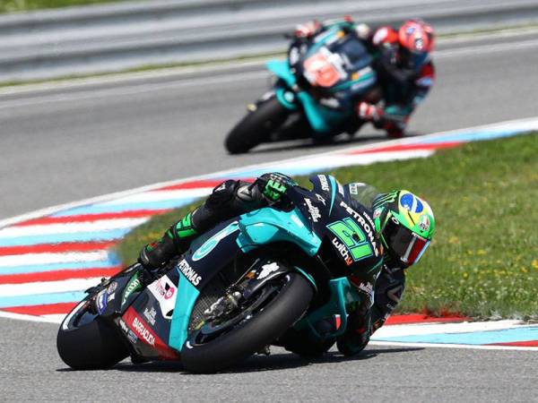 Morbidelli (depan) bersama Quartararo ketika beraksi di Litar Brno, minggu lalu. Foto: Petronas SRT