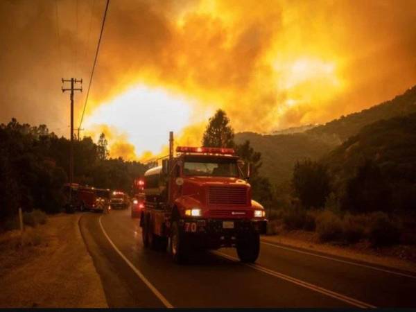 Kebakaran dilaporkan pada 3.40 petang waktu tempatan dan merebak daripada 20.23 hektar sehingga 4046.85 hektar dalam masa kira-kira tiga jam.