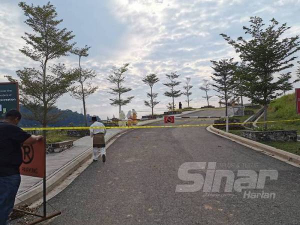 Taman Rekreasi Bukit Banyan ditutup sementara untuk pengunjung sejak semalam.