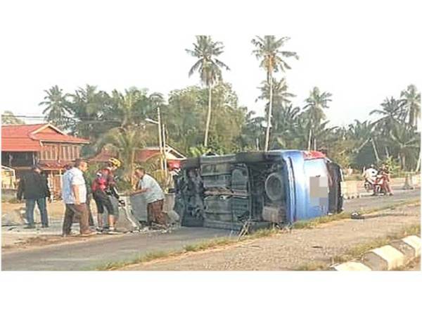 Keadaan MPV jenis Toyota Wish dipandu mangsa terbabas sebelum terbalik dalam kejadian di Kilometer 66 Jalan Teluk Intan dekat Pasir Panjang di sini pagi tadi.