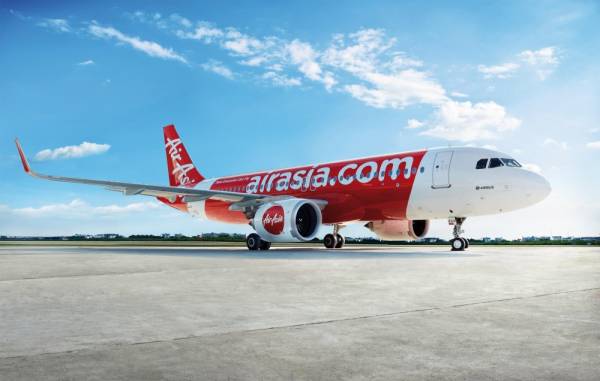 AirAsia menggesa semua pelanggannya mematuhi peraturan diperlukan dan mengikut langkah keselamatan untuk penerbangan yang selamat antara Kuala Lumpur dan Singapura. 