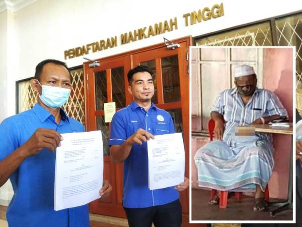 Setiausaha Cake, Mohamma Yusrizal Yusoff menunjukkan dokumen tuntutan saman lebih RM1juta oleh penduduk Napoh terhadap pemilik Restoran Nasi Kandar Salleh, Nezar Mohamed Shadur Batcha (gambar kanan).