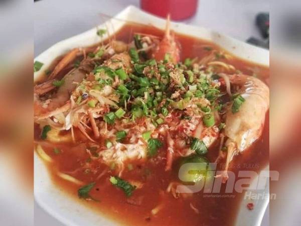 Mi bandung udang galah Pak Ya boleh dinikmati dengan hanya harga RM18.80.
