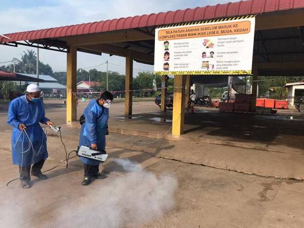 Proses sanitasi Pasar Bisik Kuala Muda Kedah selesai dilaksanakan petang tadi.