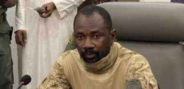 Seorang pegawai tentera, Kolonel Assimi Goita mengumumkan beliau ialah ketua rampasan kuasa yang berlaku di Mali pada Selasa lau. - Foto AFP