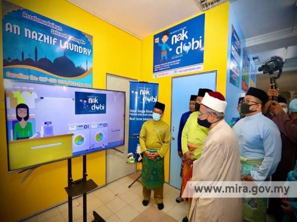 Pelancaran aplikasi Nak Dobi oleh Zulkifli semalam.