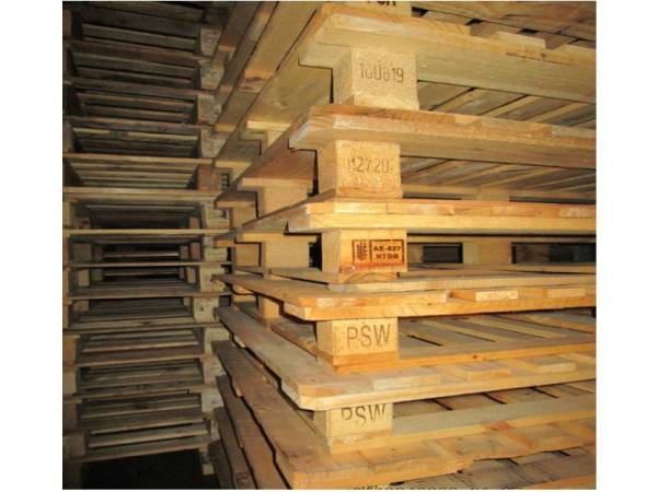 Maqis rampas palet  kayu  tanpa permit import