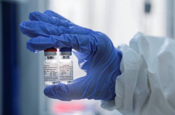 India mencapai sasaran penting dalam memerangi wabak Covid-19 dengan melakukan lebih sejuta ujian sehari.