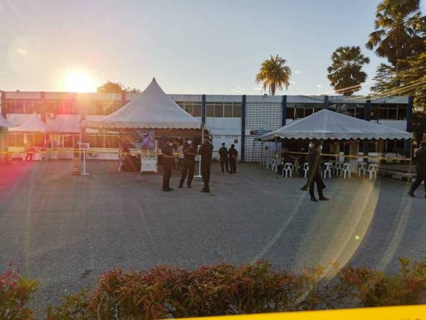 Proses pengundian awal dilakukan di IPD Muallim.