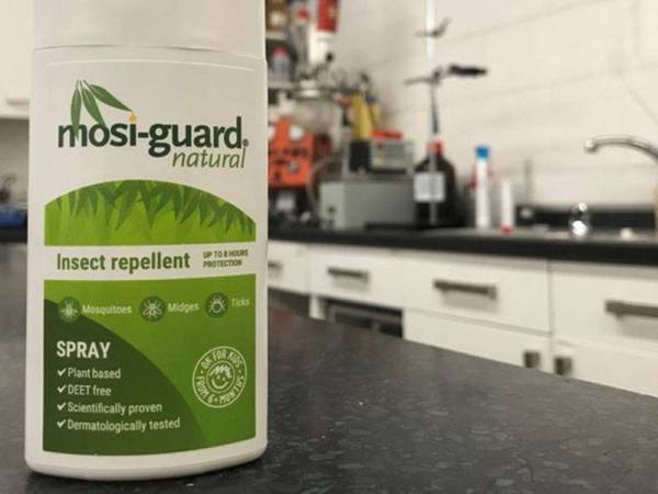 Citriodiol, bahan aktif dalam penghalau serangga seperti Mosi-guard mempunyai sifat antivirus. - Foto: Agensi
