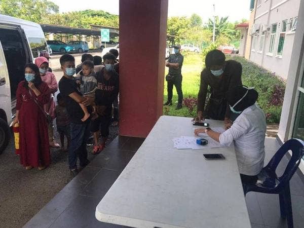 Kesemua mereka dibawa ke pangkalan Markas Operasi PPM Tawau untuk pemeriksaan serta tindakan lanjut.