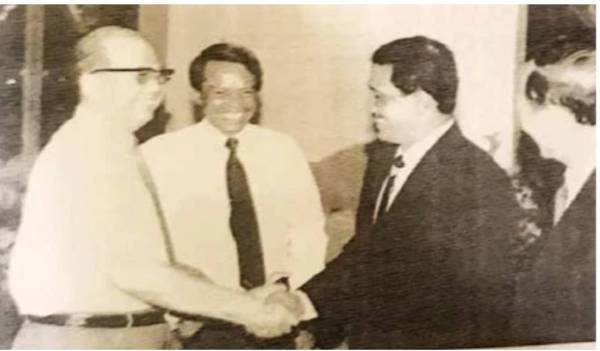 Rahim bertemu dengan Chin Peng di Thailand. Foto sumber internet.