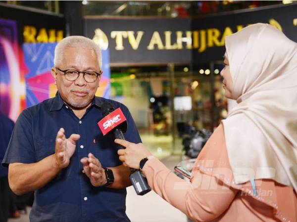Hussamuddin ditemu bual oleh pengacara Sinar TV, Haslina Ar Kamaludin sejurs program yang berlangsung di Studio TV Alhijrah tamat.