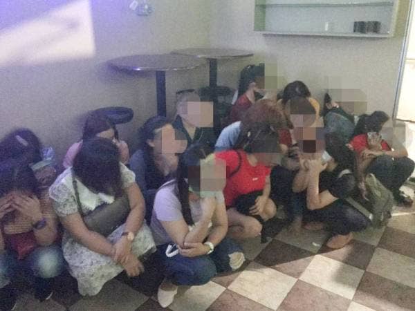 Antara yang ditahan dalam operasi di sebuah premis di Taman Bayu Perdana, Klang kelmarin.