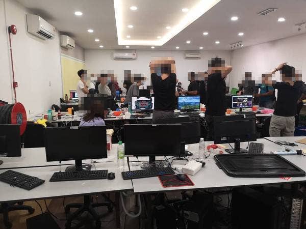 Seramai 109 individu ditahan dalam dua serbuan di daerah Timur Laut dan Seberang Perai Selatan pada 29 Ogos lalu kerana terlibat dalam perjudian dalam talian.