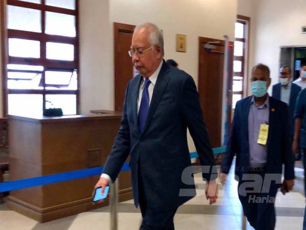 Najib hadir di Mahkamah Tinggi Kuala Lumpur hari ini.