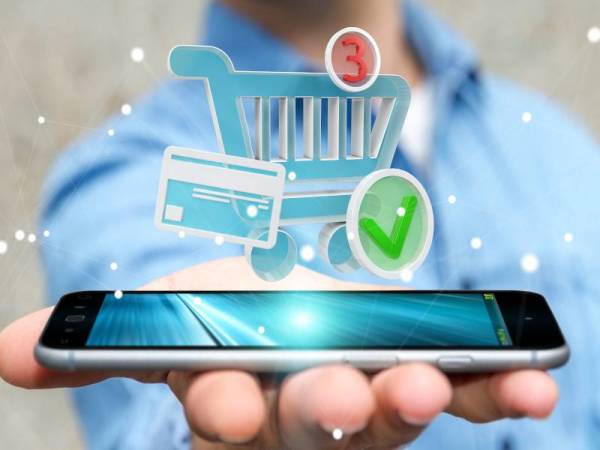 Kementerian Komunikasi dan Multimedia Malaysia (KKMM) hari ini menafikan cadangan untuk mengenakan caj perkhidmatan 0.02 peratus ke atas pembelian dalam talian termasuk portal e-dagang. - Foto 123RF