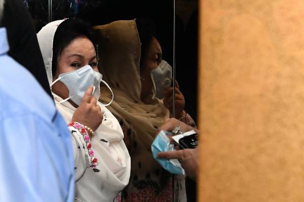 Rosmah hadir di Kompleks Mahkamah Kuala Lumpur bagi sambung perbicaraan kes projek solar hibrid di sekolah luar bandar Sarawak.  - Foto: Bernama