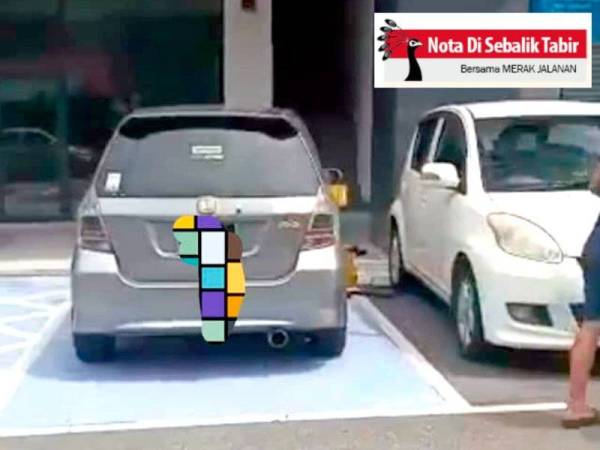 Kereta jenis Honda yang tayarnya dikunci kerana diletakkan di parkir OKU. - Gambar hiasan