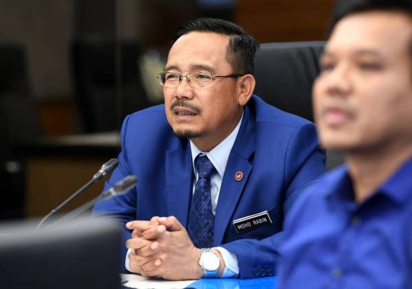 Mohd Rabin hadir pada Sesi Taklimat Sempena Majlis Pelancaran Strategi Keselamatan Siber Negara 2020-2024 di Menara Cyber Axis, Cyberjaya hari ini. - Foto Bernama