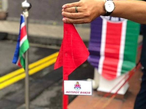 Penanda aras banjir yang akan DBKL pasang di lokasi hotspot sekitar Kuala Lumpur sebagai langkah penduan kepada orang awam. - Foto ihsan Facebook DBKL