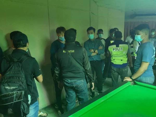 Operasi turut membabitkan pemeriksaan lima premis perniagaan lain di sekitar kawasan Bagan termasuk sebuah restoran nasi kandar, pusat hiburan dan pusat snooker.