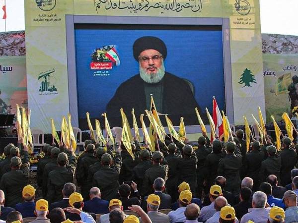 Pergerakan Hezbollah didakwa mempunyai hubungan dengan para pegawai pelabuhan Beirut. - Foto AFP