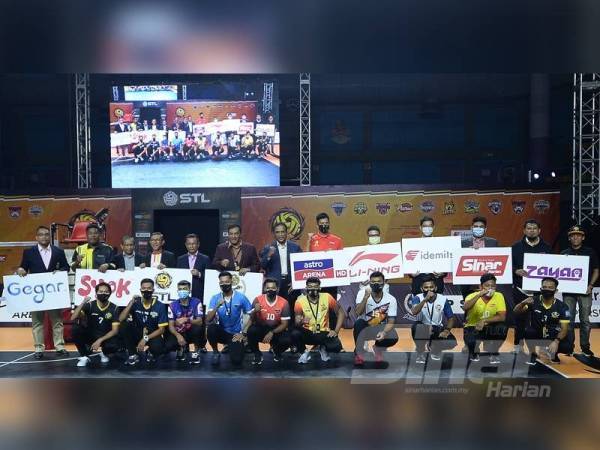 Aksi Piala Sumbangsih Liga Sepak Takraw (STL) di Stadium Titiwangsa, Kuala Lumpur sebentar tadi. - FOTO ROSLI TALIB