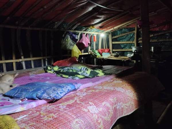 Pondok yang menjadi tempat persembunyian suspek di Bentong, Pahang.