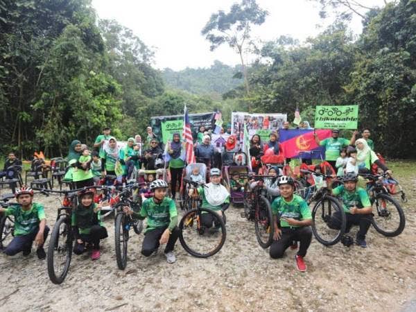 Peserta yang menyertai Program Kayuhan Puncak Anak Syurga anjuran MDHS, hari ini.