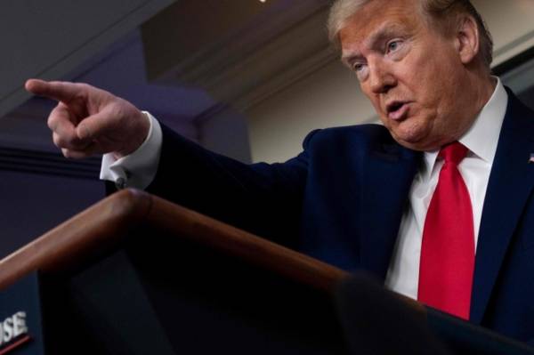 Pentabiran Presiden Amerika Syarikat (AS), Donald Trump menghadapi satu siri perbalahan dengan kerajaan China sejak dia memegang jawatan itu pada tahun 2016. - Foto AFP