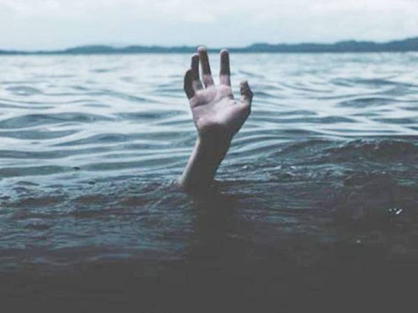 Semalam, enam PATI dipercayai warga Indonesia termasuk dua wanita ditemui lemas ketika cuba memasuki negara ini menerusi pesisir Pantai Teluk C pada jam 1 tengah hari.