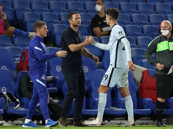 Havertz (kanan) masih belum memberikan impak positif kepada Chelsea dalam dua perlawanan liga sebelum ini.