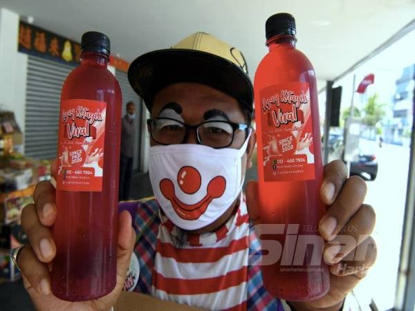 Yusmanizam mempelajari cara membuat air serbat daripada keluarga isterinya dan menjual air tersebut pada harga RM6 sebotol.