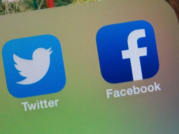 Thailand memfailkan aduan kepada polis jenayah siber terhadap Facebook dan Twitter kerana mengabaikan permintaan untuk menyekat kandungan yang disifatkan menyalahi undang-undang terhadap pemerintahan beraja Thailand.