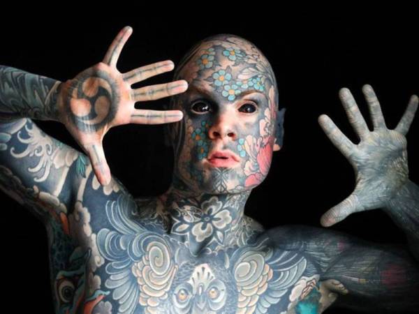 Helaine atau Freaky Hoody kini mengajar di sebuah sekolah rendah di Perancis. - Foto Agensi