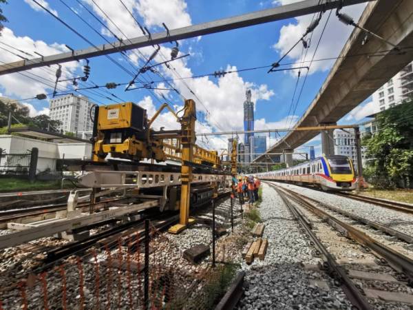 Kerja-kerja menaik taraf infrastruktur KVDT2 bernilai RM4.475 bilion yang dilaksanakan antara Kuala Lumpur, Seremban dan Pelabuhan Klang.