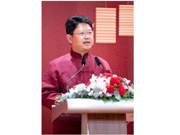 Bai Tian ketika berucap pada majlis resepsi perpisahannya di sebuah hotel di Kuala Lumpur semalam yang disiarkan secara dalam talian menerusi Facebook dan aplikasi Zoom.