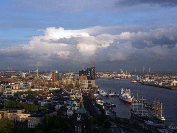 Bandar raya Hamburg, utara Jerman merupakan lokasi seorang pelajar wanita Yahudi diserang seorang lelaki berketurunan Kazakhstan semalam. - Foto AFP