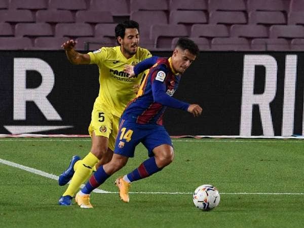 Coutinho (kanan) kini mendapat kepercayaan Koeman dalam membarisi skuad Barcelona.