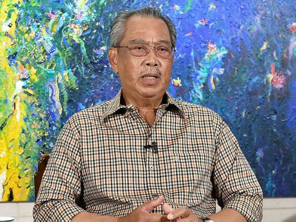 Perdana Menteri Tan Sri Muhyiddin Yassin mengadakan Perutusan Khas Perdana Menteri berhubung situasi semasa Covid-19 di kediamannya hari ini. -Foto Bernama