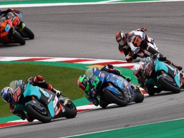 Aksi Dixon(96) dan Vierge (96) pada GP Catalan dua minggu lalu.