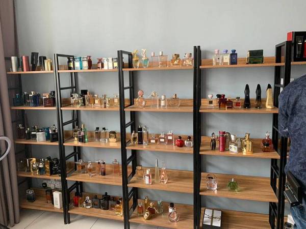 Minyak wangi yang ditemui di sebuah kondominium di Seri Kembangan, Kajang hari ini.