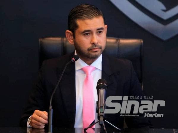 Tunku Ismail mengadakan sidang akhbar berkenaan perkembangan, perancangan dan status pasukan JDT di Ibu Pejabat JDT, Iskandar Puteri, Johor hari ini.